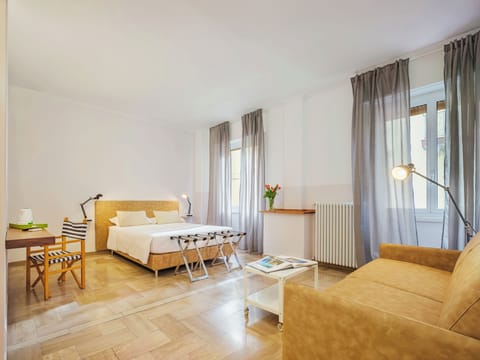 Family Room | Desk, cribs/infant beds, free WiFi, bed sheets