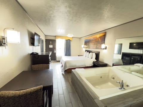 Room, 1 Queen Bed | Desk, soundproofing, cribs (surcharge), rollaway beds (surcharge)