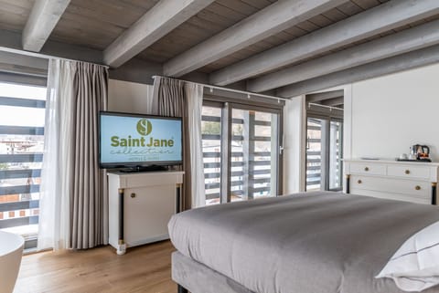 Panoramic Suite, 1 Bedroom | Premium bedding, down comforters, minibar, in-room safe
