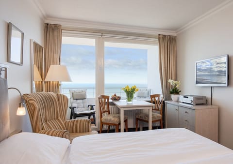 Premium bedding, minibar, in-room safe, desk