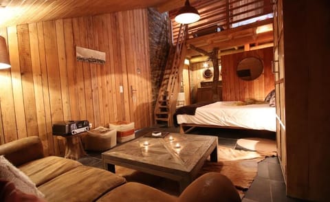 1 bedroom, individually decorated, individually furnished