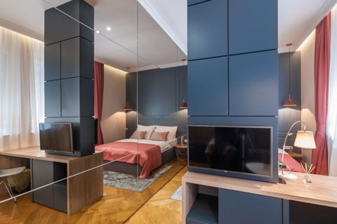 Deluxe Double Room (with extra bed) | Premium bedding, free minibar items, desk, laptop workspace