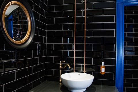 Luxury Penthouse, 1 Bedroom, Non Smoking, Hot Tub | Bathroom sink