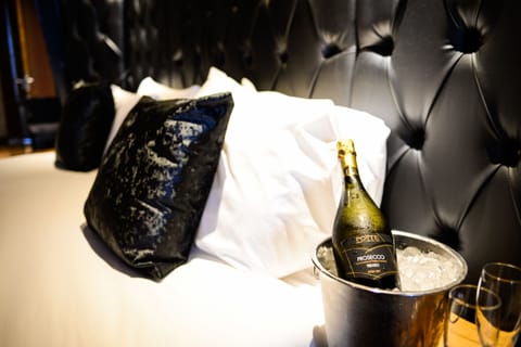 Luxury Double Room, Jetted Tub (sleeps 4) | Premium bedding, minibar, in-room safe, individually decorated