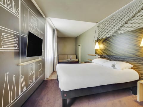 Comfort Room, 1 Double Bed with Sofa bed | Blackout drapes, soundproofing, iron/ironing board