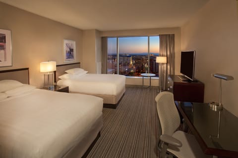 Premium bedding, in-room safe, desk, blackout drapes