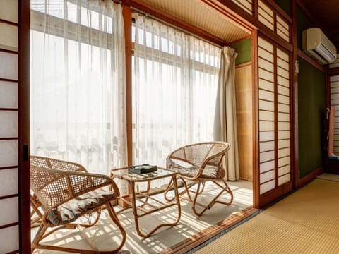 Japanese Room for 3-6 persons | WiFi (free)