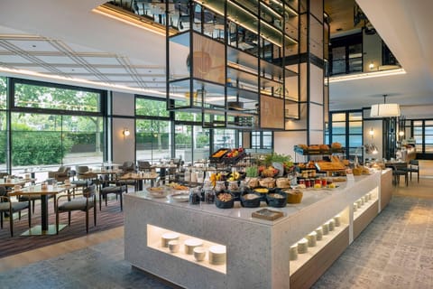 Daily buffet breakfast for a fee