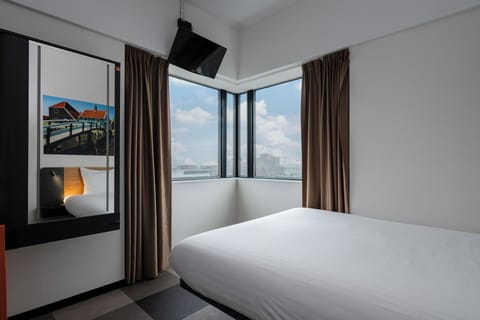 Superior Double Room, Accessible | Desk, soundproofing, free WiFi, bed sheets