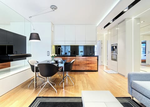 Apartment | Living room | 1-inch flat-screen TV with cable channels, TV