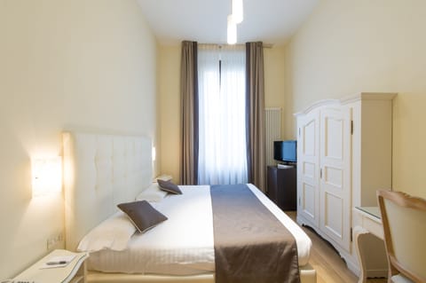 Standard Double or Twin Room | 1 bedroom, premium bedding, minibar, in-room safe