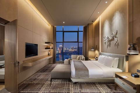 King One Bedroom Presidential Suite | Down comforters, in-room safe, free WiFi, bed sheets