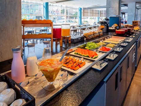 Daily buffet breakfast for a fee