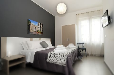 Double or Twin Room | Minibar, in-room safe, desk, free WiFi