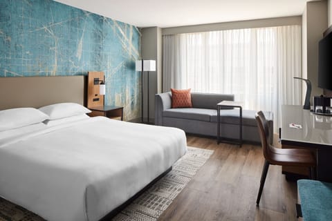 Premium bedding, in-room safe, desk, laptop workspace