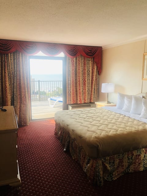 Superior Room | Premium bedding, in-room safe, desk, iron/ironing board