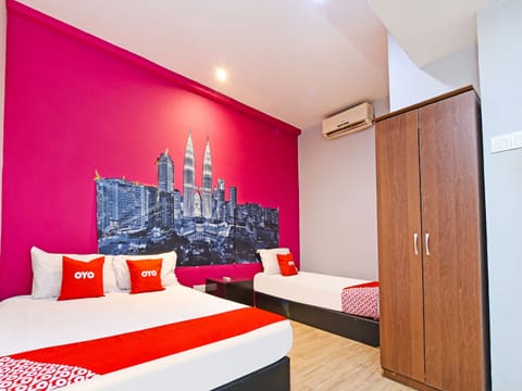 Standard Triple Room | Desk, iron/ironing board, free WiFi, bed sheets