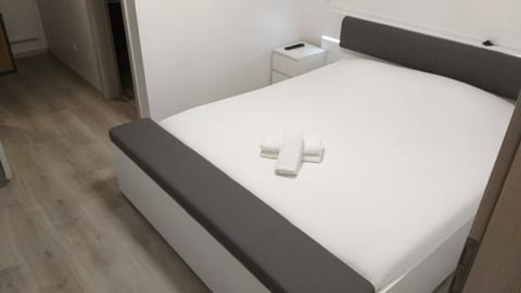 Double Room | Massage in accommodation