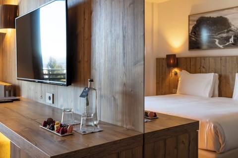 Superior Double or Twin Room | Minibar, in-room safe, desk, free WiFi