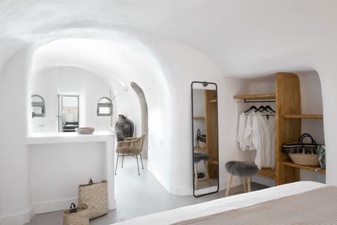 Honeymoon Villa, Hot Tub (Outdoor) | Free WiFi, bed sheets