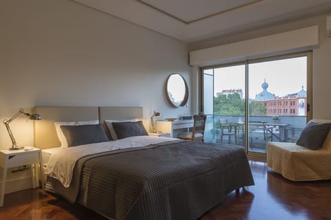 Grand Double Room, External Private Bathroom | In-room safe, desk, free cribs/infant beds, rollaway beds