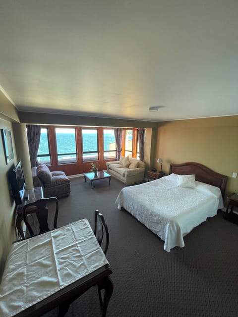 In-room safe, free WiFi