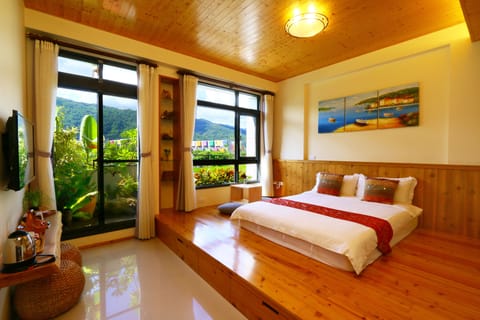 Double Room, Mountain View (201) | Blackout drapes, rollaway beds, free WiFi, bed sheets