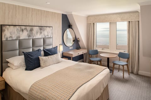 Desk, laptop workspace, iron/ironing board, free WiFi