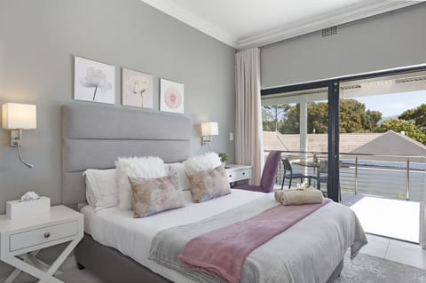 Daisy Queen | In-room safe, individually decorated, individually furnished