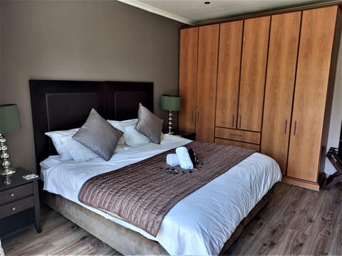 Luxury Double or Twin Room | In-room safe, individually decorated, individually furnished, desk