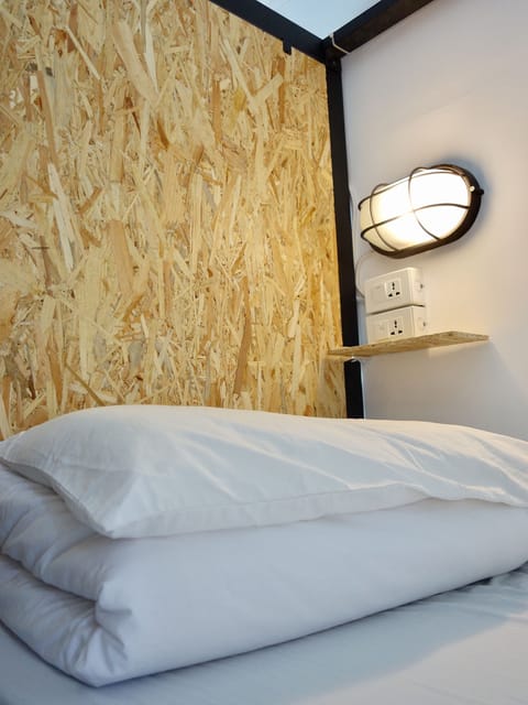 Deluxe Shared Dormitory, Women only, Shared Bathroom | Soundproofing, free WiFi, bed sheets