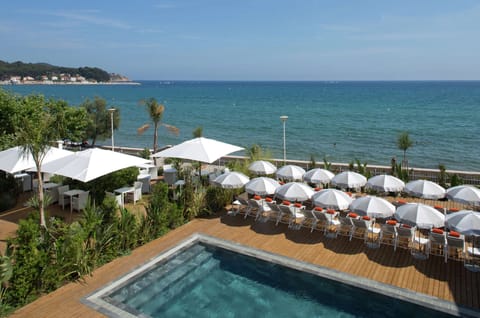 Seasonal outdoor pool