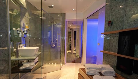 Suite, 1 King Bed | Bathroom | Shower, free toiletries, hair dryer, bidet