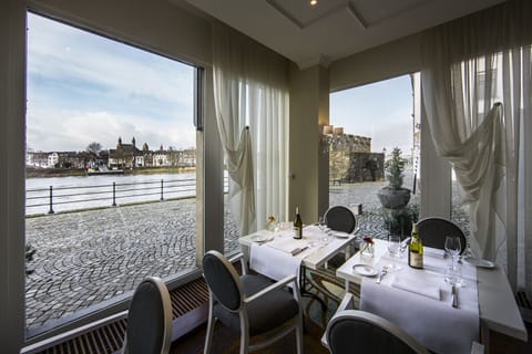 2 restaurants, breakfast, lunch, dinner served; Mediterranean cuisine