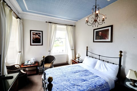 Double Room, River View | Free WiFi, bed sheets