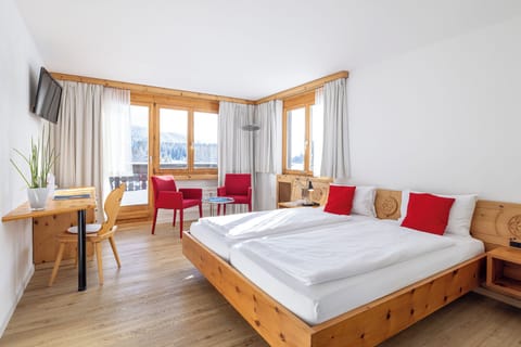 Comfort Double Room, Lake View | Premium bedding, in-room safe, desk, blackout drapes