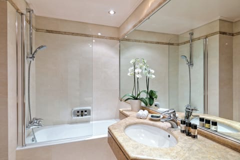 Superior Suite | Bathroom | Combined shower/tub, deep soaking tub, rainfall showerhead