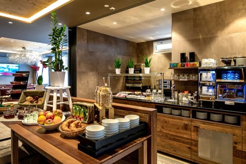 Free daily buffet breakfast