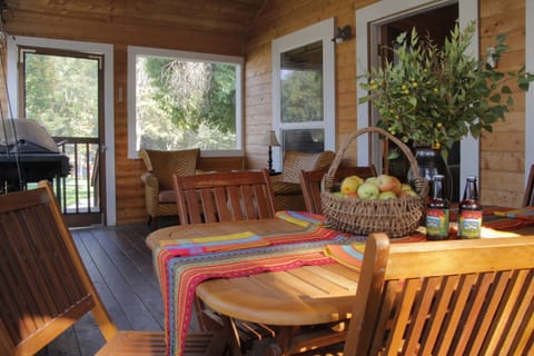 Fish Camp Cottage | Terrace/patio