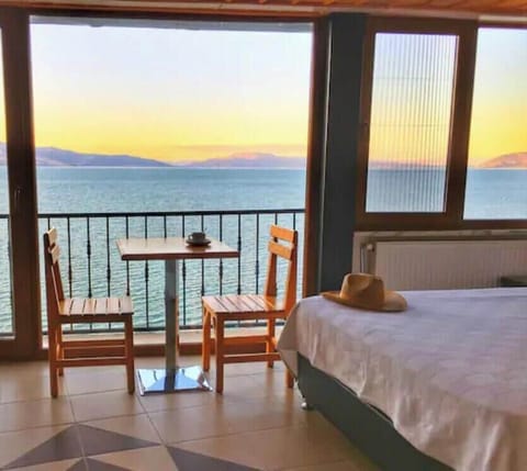 Premium Double Room with Best Lake View | Desk, free WiFi, bed sheets