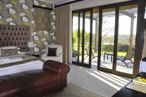 Panoramic Room, 1 King Bed, Pool View (Luxury) | Premium bedding, Select Comfort beds, minibar, in-room safe