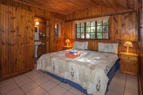 Hide-Away Cottage | Iron/ironing board (on request), bed sheets