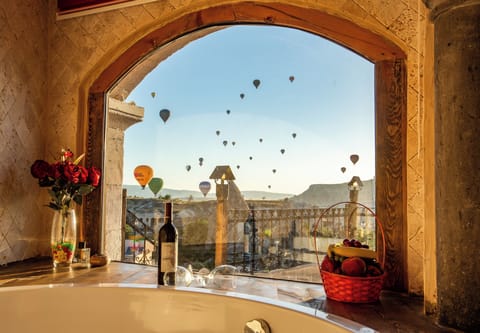 Panoramic King Stone | Bathroom | Free toiletries, hair dryer, slippers, towels