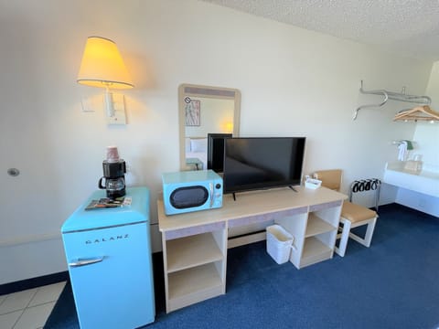 Soundproofing, free WiFi, bed sheets