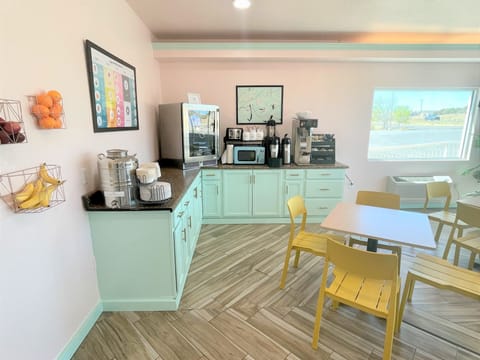 Free daily continental breakfast