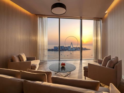 Premium Suite, 1 Bedroom | Premium bedding, free minibar items, in-room safe, desk