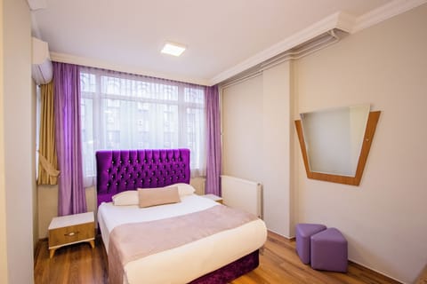 Double or Twin Room, 1 Double or 2 Twin Beds | Minibar, in-room safe, desk, laptop workspace