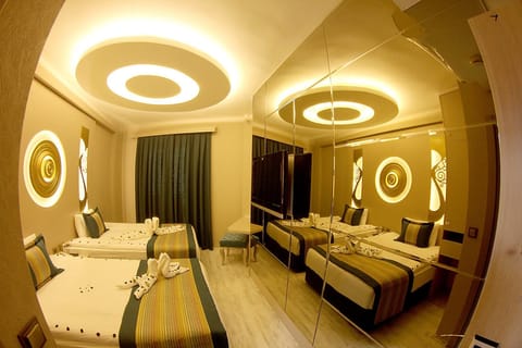 Standard Twin Room | Egyptian cotton sheets, premium bedding, minibar, desk