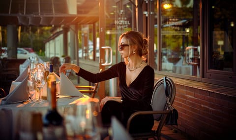 Breakfast, lunch and dinner served