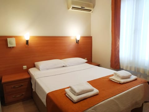 Standard Double or Twin Room | In-room safe, iron/ironing board, free WiFi, bed sheets